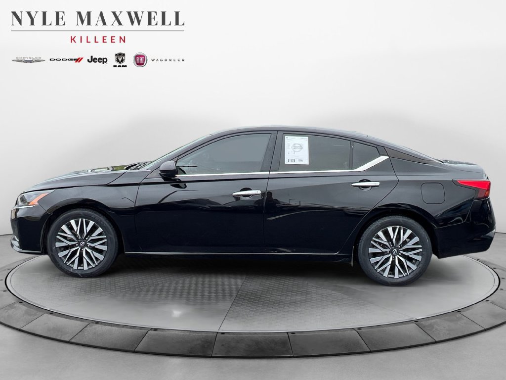 Used 2024 Nissan Altima 2.5 SV FWD image 13