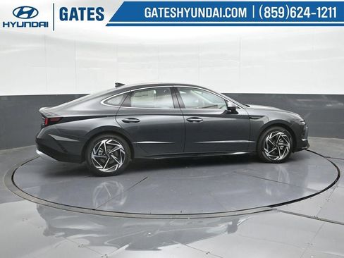 New 2025 Hyundai Sonata SEL image 3