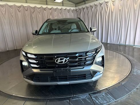 Used 2025 Hyundai Tucson SEL FWD image 2