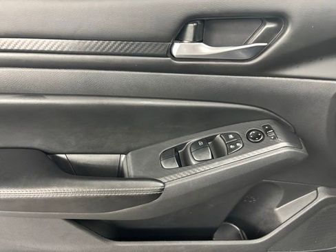 Used 2024 Nissan Altima 2.5 SV image 18