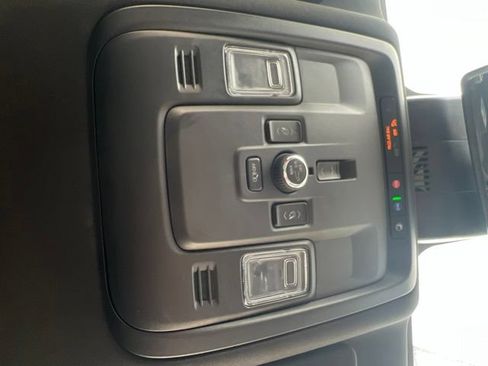 Used 2025 GMC Yukon XL Denali AWD/4WD image 20