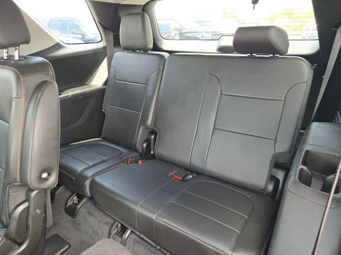 Certified 2021 Chevrolet Traverse LT w/ LT Premium Package FWD image 14