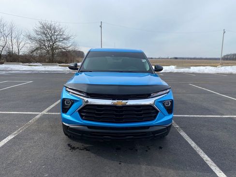 Used 2025 Chevrolet TrailBlazer LS w/ LS Convenience Package image 2