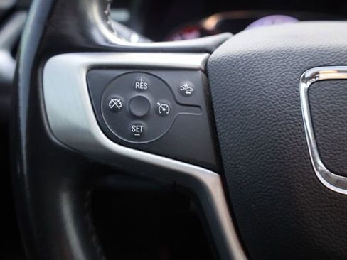 Used 2020 GMC Acadia SLT w/ Driver Alert Package II image 26