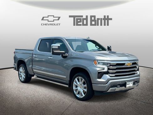 Certified 2024 Chevrolet Silverado 1500 High Country w/ High Country Premium Package AWD/4WD image 3