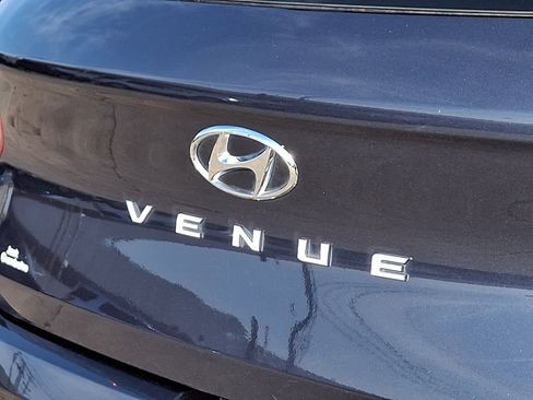 Certified 2021 Hyundai Venue w/ Cargo Package image 31