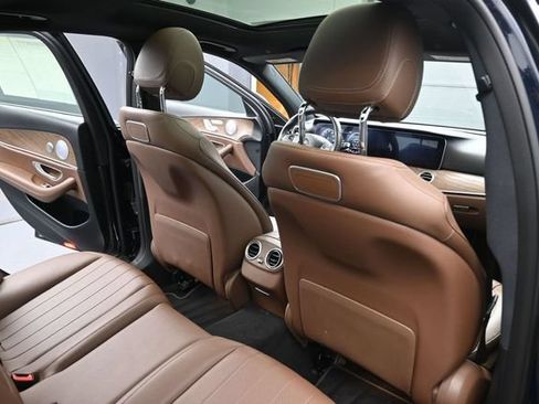 Certified 2018 Mercedes-Benz E 400 4MATIC Sedan image 24