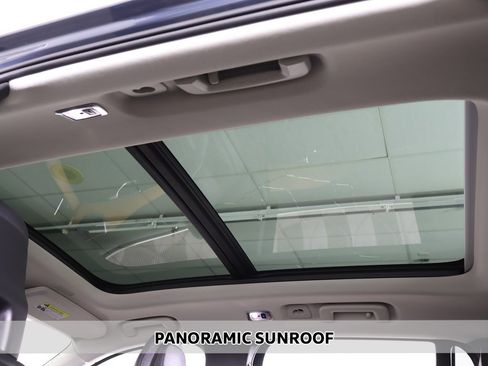 Used 2021 Volvo XC90 T6 Momentum w/ Climate Package image 4