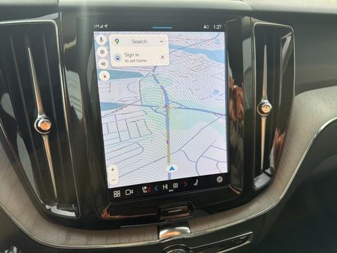 Certified 2025 Volvo XC60 B5 Plus image 21