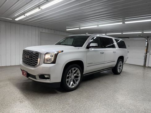 Used 2018 GMC Yukon XL Denali w/ Denali Ultimate Package image 2
