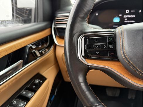 Used 2022 Jeep Grand Wagoneer Series III w/ Rear Seat Video Group 1 image 14