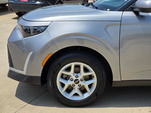 Used 2024 Kia Soul LX w/ Option Group 015 FWD image 6