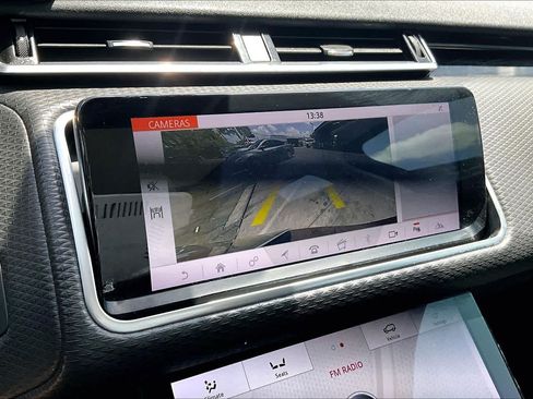 Used 2020 Land Rover Range Rover Velar S AWD/4WD image 27