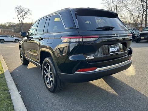 Used 2024 Jeep Grand Cherokee Limited image 6