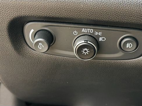 Used 2020 Chevrolet Traverse LT AWD/4WD image 36