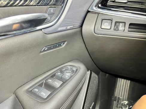 Used 2025 Cadillac XT6 Premium Luxury FWD image 26