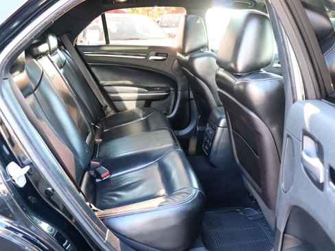 Used 2022 Chrysler 300 S w/ Comfort Group RWD image 13