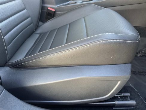 Used 2024 Volkswagen Jetta SE image 12