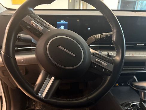 Used 2025 Hyundai Kona SEL image 28