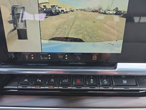 Used 2025 GMC Sierra 1500 SLT w/ SLT Premium Plus Package AWD/4WD image 18