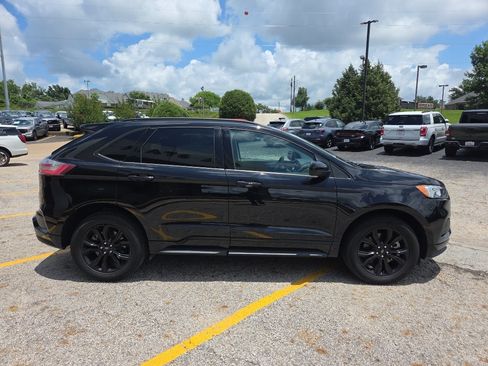 Used 2024 Ford Edge SE w/ Black Appearance Package AWD/4WD image 4
