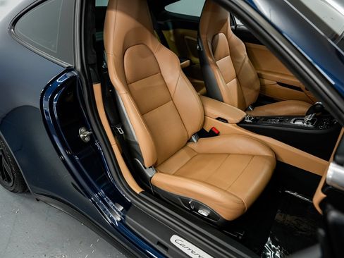 Used 2018 Porsche 911 Carrera GTS RWD image 27