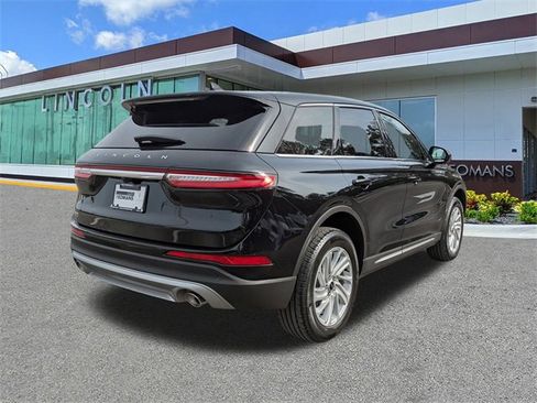 Used 2025 Lincoln Corsair Premiere image 4