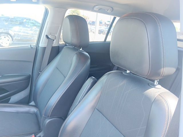 Used 2021 Chevrolet Trax LT AWD/4WD image 7