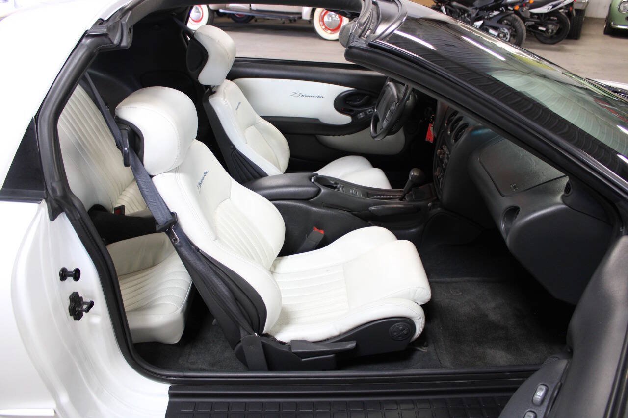 Used 1994 Pontiac Firebird Coupe RWD image 28