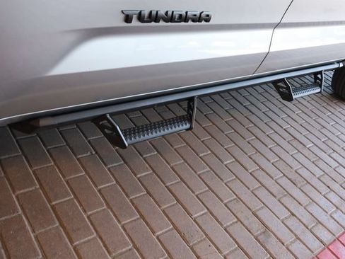 Used 2025 Toyota Tundra Limited AWD/4WD image 9