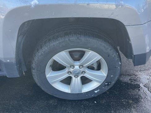 Used 2015 Jeep Patriot Latitude image 22