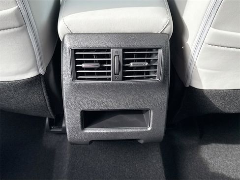 New 2025 Mitsubishi Outlander SE image 27