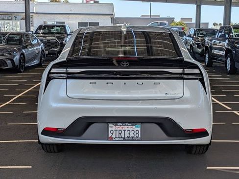 Used 2025 Toyota Prius Plug-In Hybrid FWD image 3