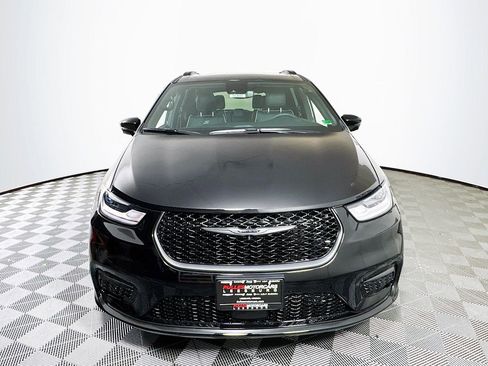 New 2026 Chrysler Pacifica Limited w/ S Appearance Package FWD image 2