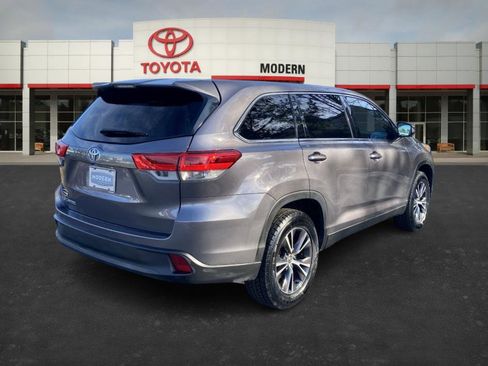Used 2019 Toyota Highlander LE image 5