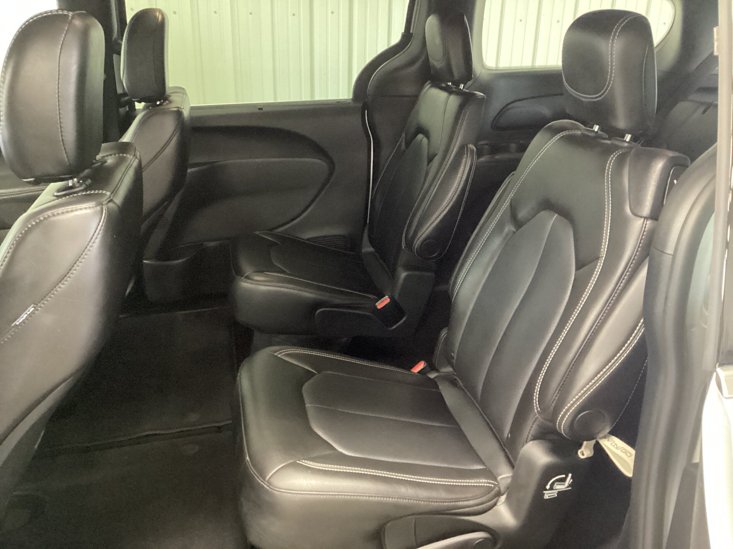 Used 2026 Chrysler Pacifica Select FWD image 29