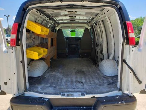 Used 2017 Chevrolet Express 2500 RWD image 5