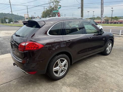 Used 2014 Porsche Cayenne image 6