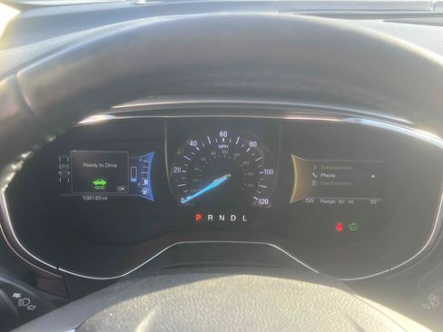 Used 2017 Ford Fusion SE w/ Equipment Group 602A FWD image 17
