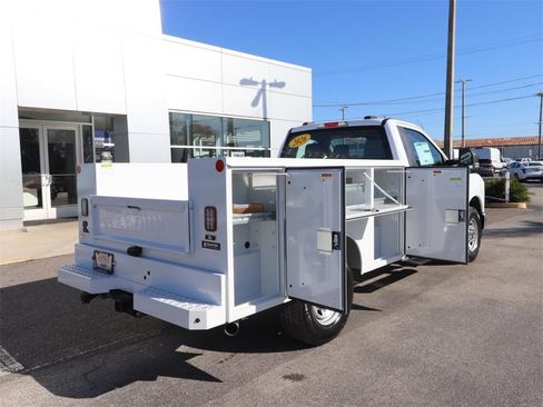 New 2026 Ford F250 XL w/ XL Chrome Package image 15