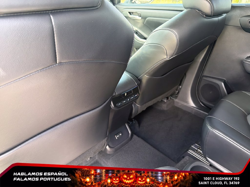 Used 2022 Toyota Highlander XLE FWD image 30