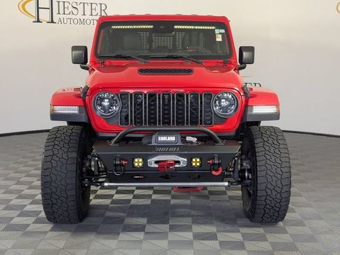 Used 2024 Jeep Gladiator Mojave AWD/4WD image 3