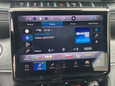 Used 2023 Jeep Grand Cherokee L Limited w/ Black Appearance Package image 28