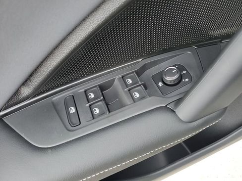 New 2026 Volkswagen Tiguan SE R-Line image 21