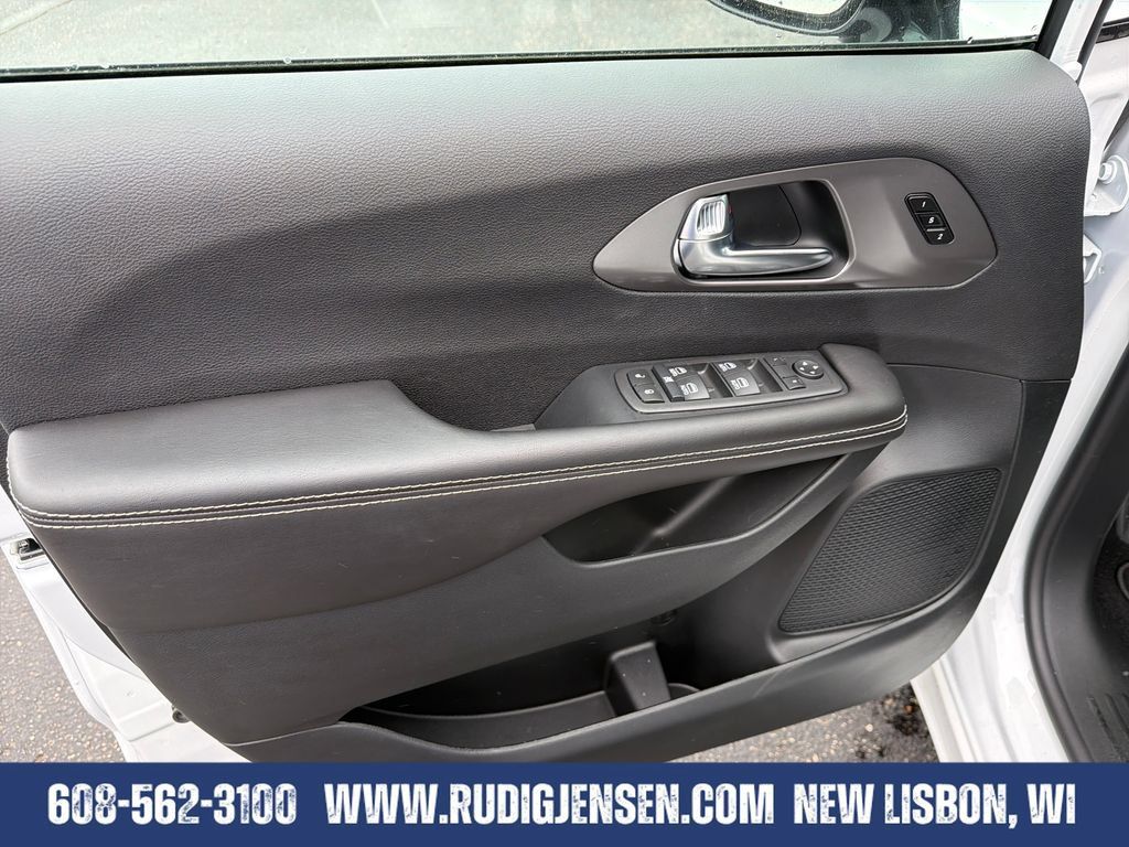 New 2026 Chrysler Pacifica Select w/ S Appearance Package AWD/4WD image 10