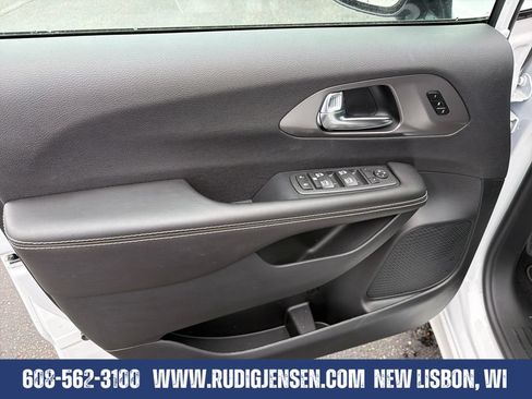 New 2026 Chrysler Pacifica Select w/ S Appearance Package AWD/4WD image 10