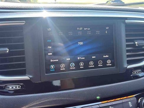Used 2020 Chrysler Pacifica Touring w/ S Appearance Package FWD image 18