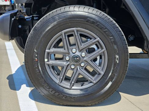 New 2025 Jeep Gladiator Sport AWD/4WD image 9
