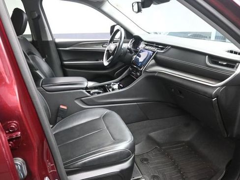 Used 2021 Jeep Grand Cherokee L Limited AWD/4WD image 29
