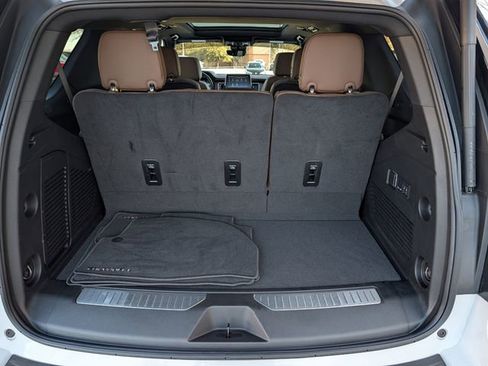 Used 2024 Chevrolet Tahoe High Country image 30